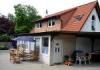 Rückseite mit Terrasse