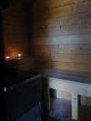 In der Sauna finden bis zu 3-4 Personen gleichzeitig Platz