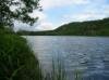 Der Fluss Enningdalselva hat schmale und breitere Abschnitte