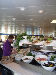 Anreise: Buffet an Bord der Fjordline