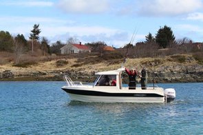 4. Tag: gute Bedingungen und Leinen los mit den schnittigen Dolmøy Booten.