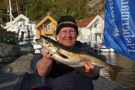 6. Tag: Festival-Oldie Hartmut präsentiert seinen Pollack 6. Tag: Festival-Oldie Hartmut präsentiert seinen Pollack