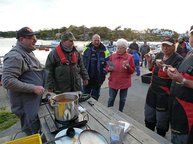 5. Tag: Frank servierte auch selbst gekochte Fischsuppe am Steg