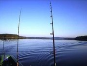 Allein am See in Norwegen