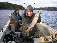 Ein Vikinger beim Hechtfischen