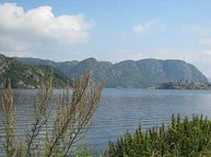 Blick vom Ferienhaus auf den Fjord