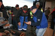 4. Tag: Grillabend am Steg mit Bratwurst satt für alle