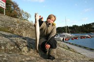 2. Tag: Der 11-jährige Leon mit seinem Fisch des Tages – Leng