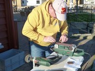 5. Tag: Frank schärft unsere Messer 5. Tag: Frank schärft unsere Messer