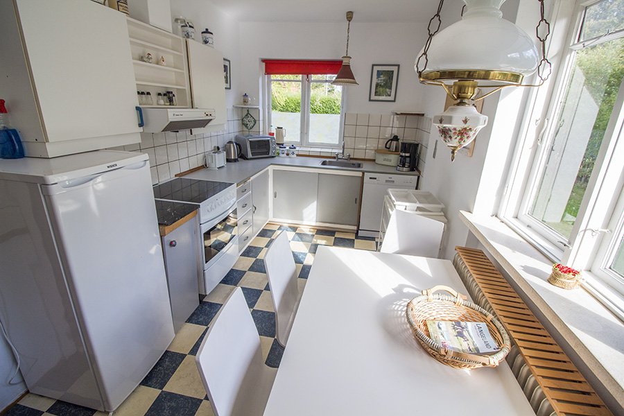 Die voll ausgestattete Küche.