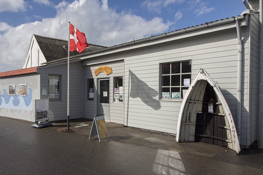Das Fischrei-Museum liegt gleich neben dem Hafen in Bagenkop.