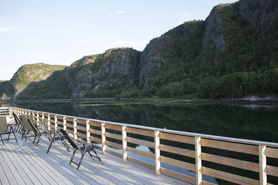 Der traumhafte Blick von der Holzterrasse