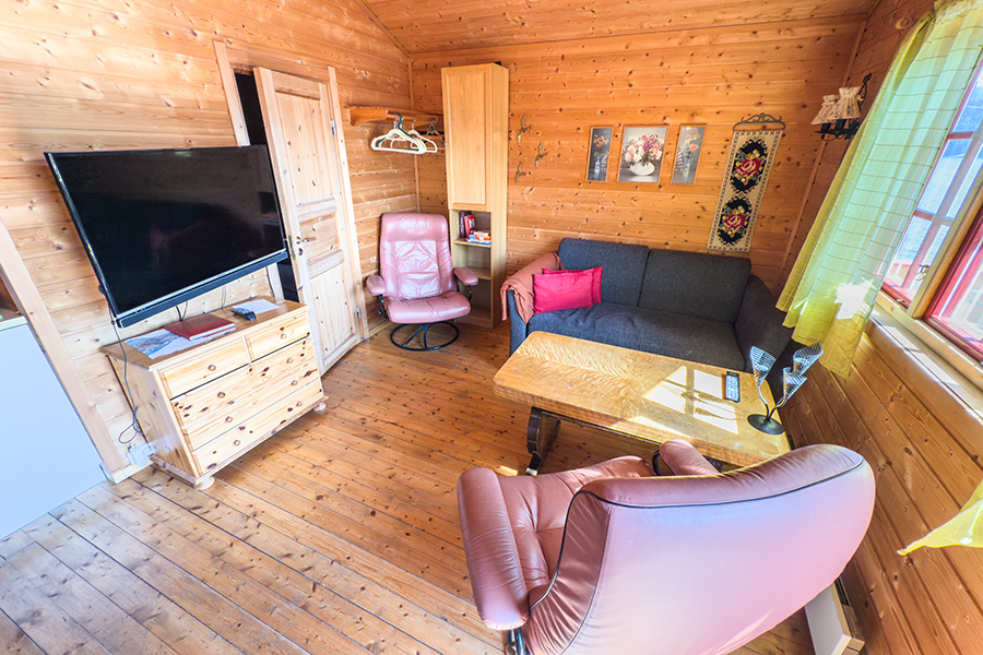 Der Wohnbereich in einem der Sjøhuser.