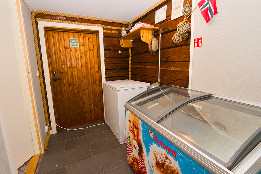 Hovedhuset - Tiefkühltruhe.