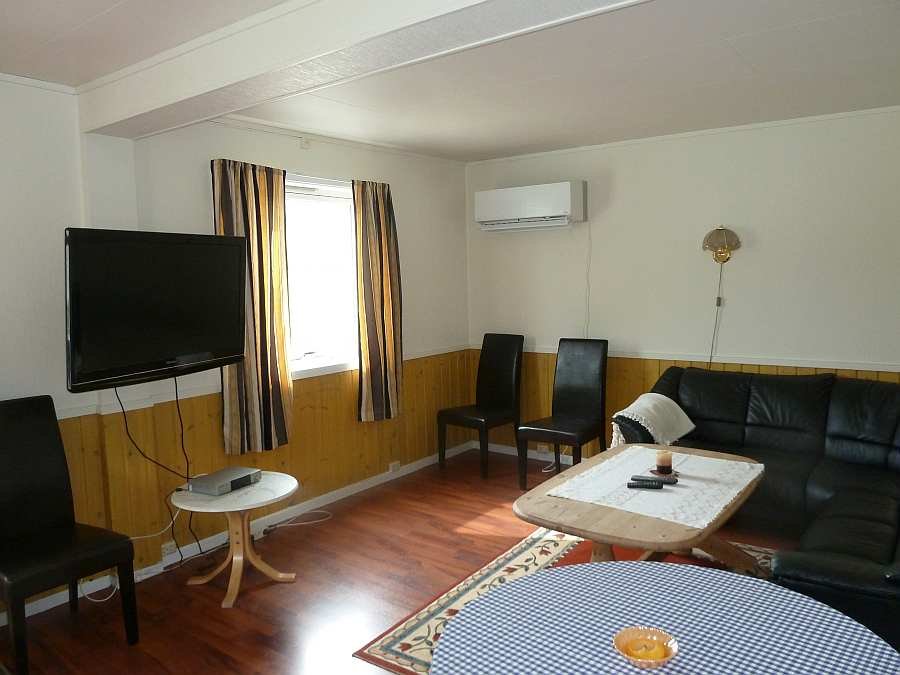 Es steht ein großer Flat-TV mit Satellitenienanschluß zur Verfügung