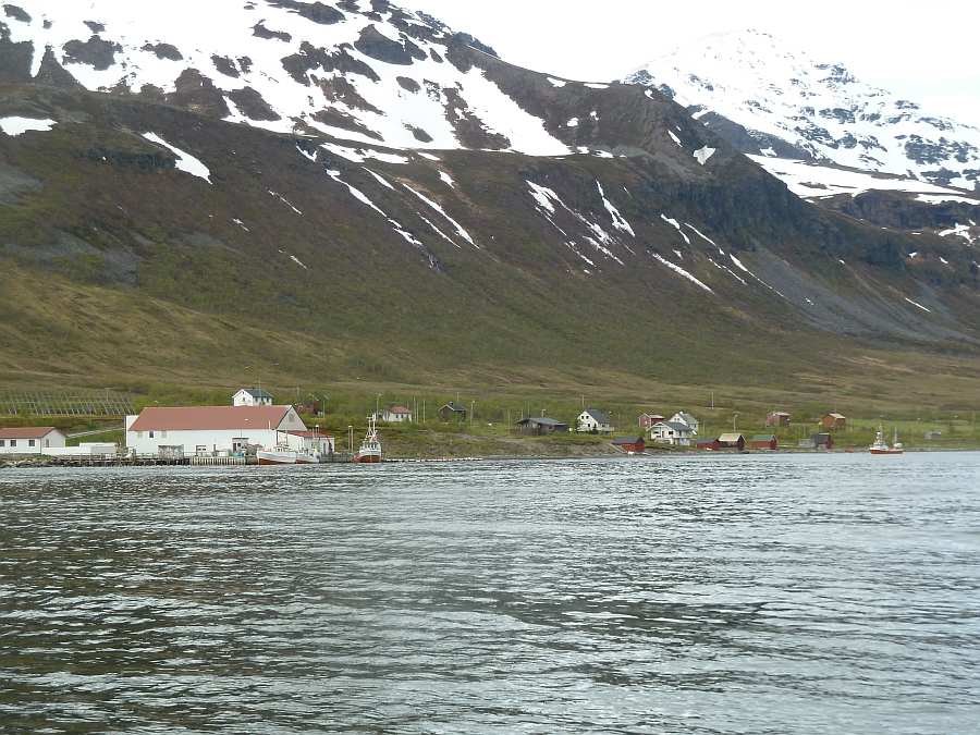 Der Hafen von Akkarvik - hier liegen auch Ihre Angelboote