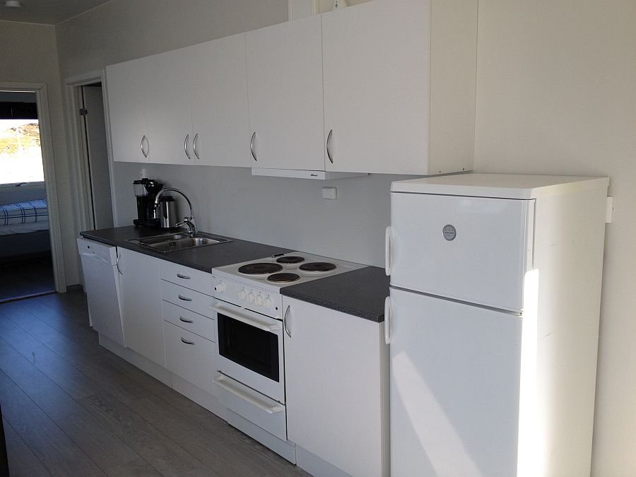 Eine der Küchen in den Apartments Hillesøya/Sommarøya.