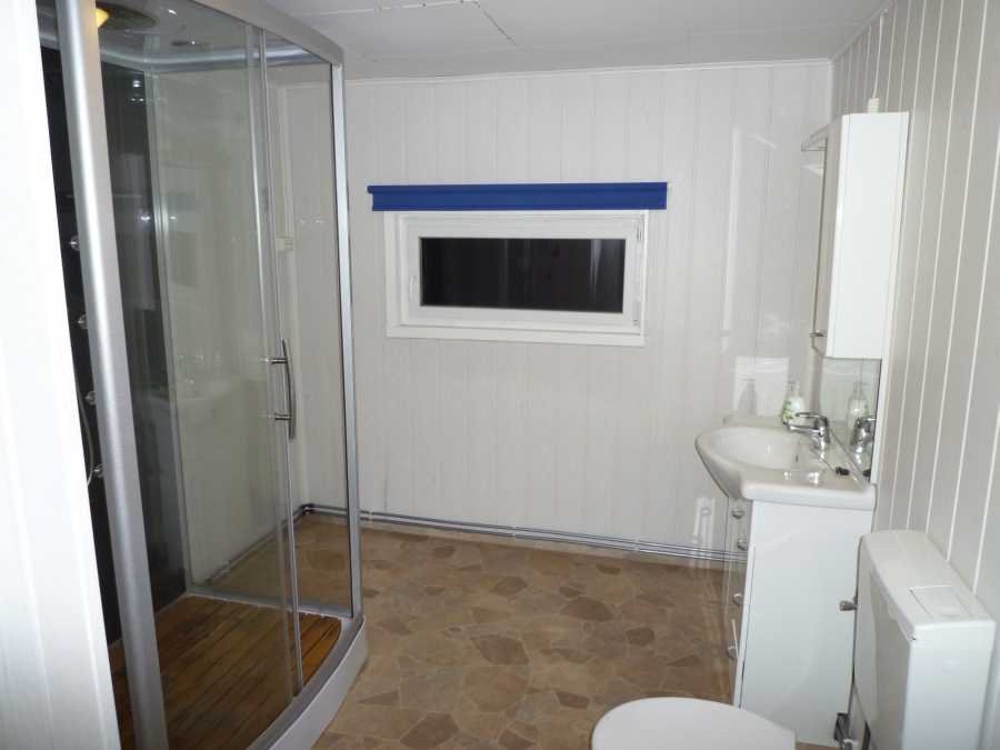 Das moderne Bad mit großer Dusche