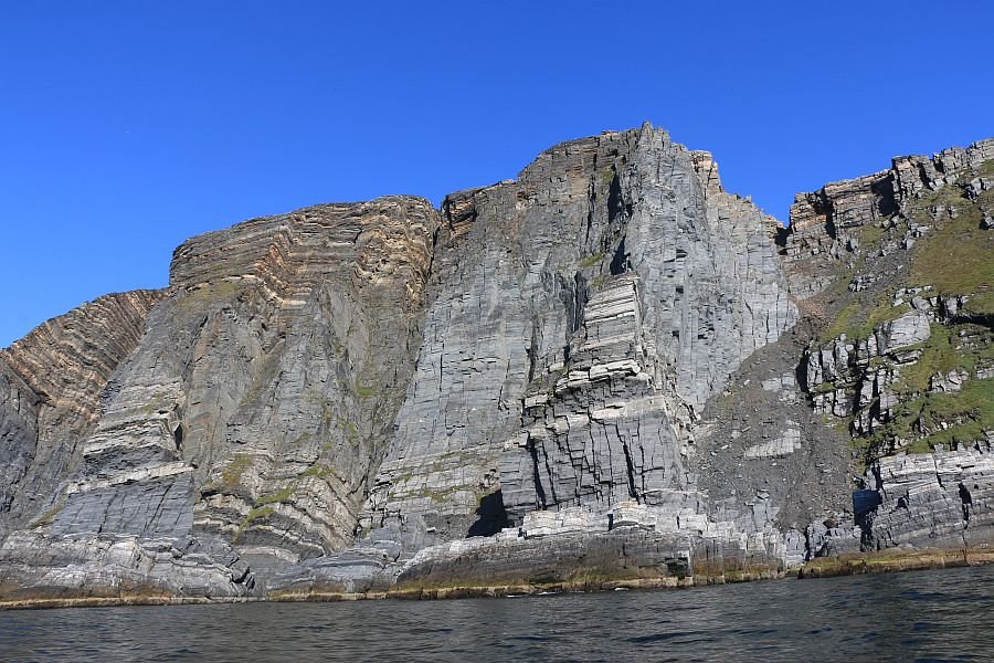 Imposante Steilklippen prägen den Kjøllefjord - wer möchte hier nicht drillen!?