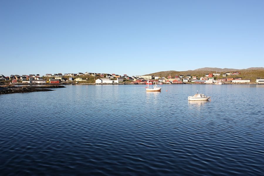 Die ruhige Bucht von Mehamn