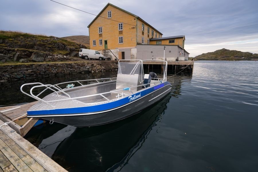 20 Fuß lange, neue Aluminiumboote mit 75-PS-Außenborder und Garmin Echolot/GPS/Kartenplotter stehen Ihnen zur Verfügung.