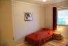 Ein weiteres Schlafzimmer in Apartment 2