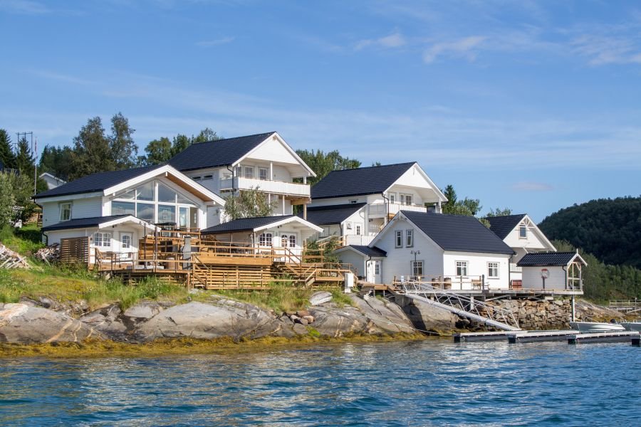 Traumanlage mit herrlichem Fjordblick: das Furøy Fishingcamp!