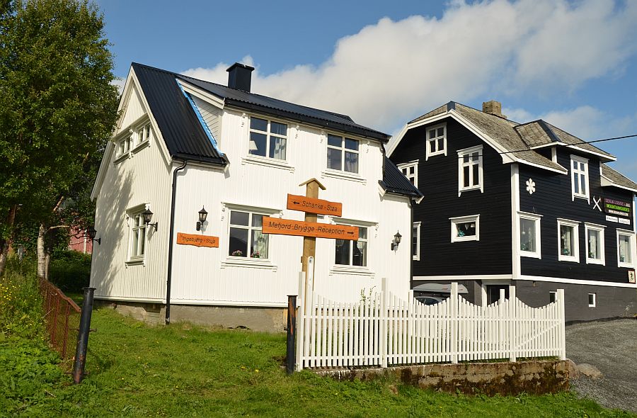 Ferienhaus Ingebjørgstua (links).