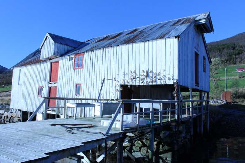 Im großen Bootshaus befinden sich die Gefriertruhen, Bootsbenzin und viele weitere nützliche Dinge.