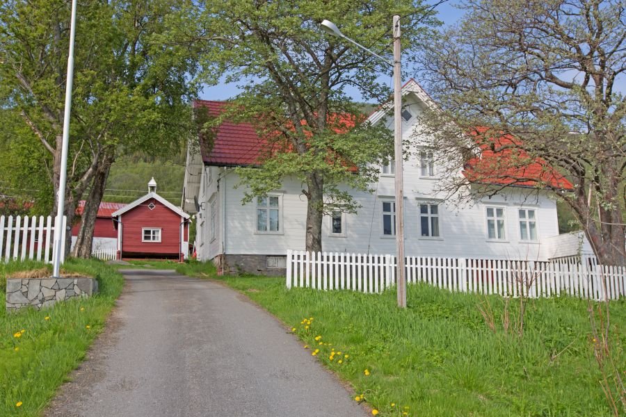 Der Gutshof wurde im Jahre 1852 errichtet und aufwendig renoviert.