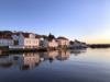 Der historische, kleine Küstenort Ort >Loshavn>. Das Ferienhaus >Fjeldet< liegt hier in unmittelbarer Nähe in einer kleinen Bucht
von hier aus kann man in max. 2 Minuten Bootsfahrt auf das offene Meer gelangen oder bei rauherem Wetter hier innerhalb der endlosen, geschützten Inselkette bleiben