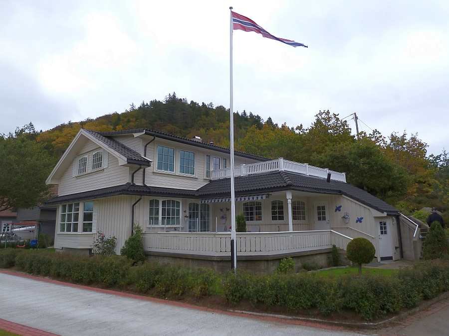 Das Ferienhaus Øyvoll nahe des Hafenstädtchens Farsund