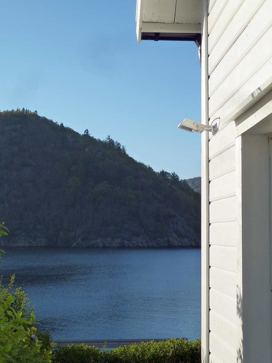 Die Lage vom Ferienhaus Rømy  zum  Lyngdalsfjord