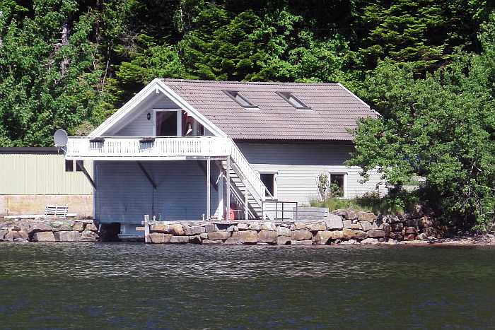 Haus Sellegrod - ehemaliges Bootshaus mit direkter Wasserlage
