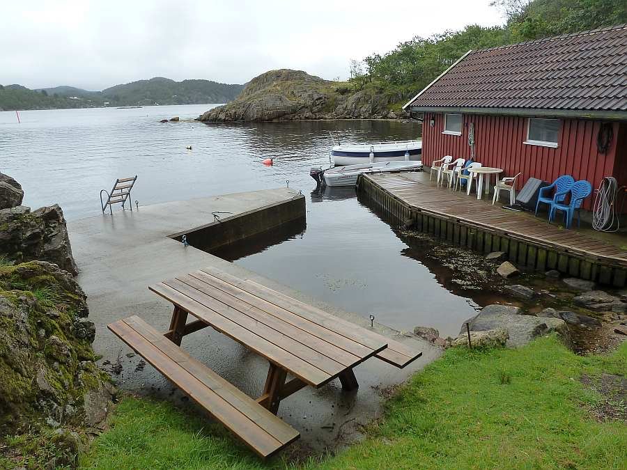 Es spricht auch nichts dagegen mal einen gemütlichen Grill-Abend am Fjordufer zu verbringen - vergessen Sie die Angel dabei nicht!