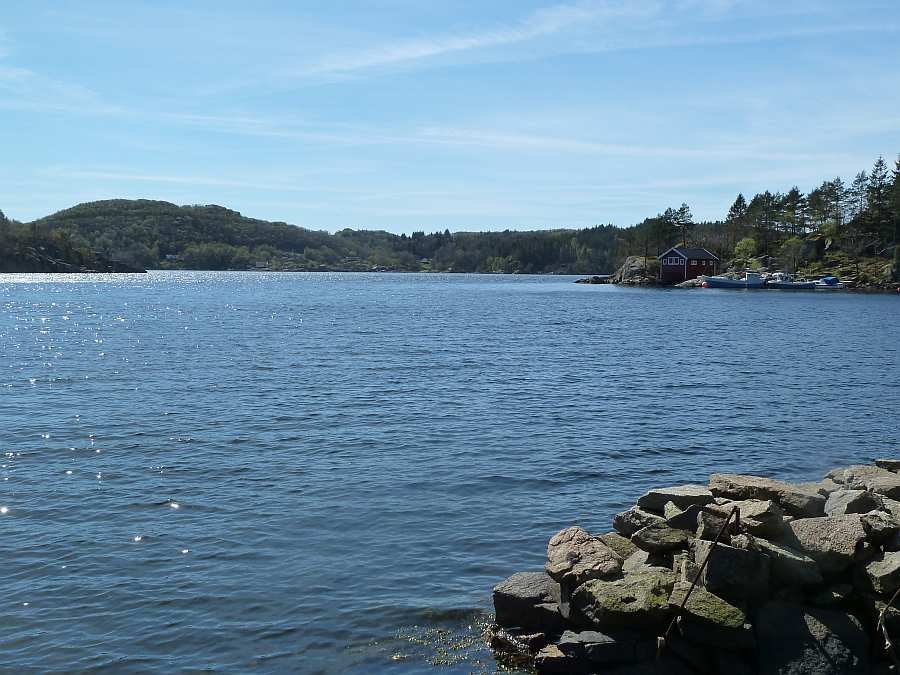 Der Blick vom Bootsliegeplatz auf die Bucht
