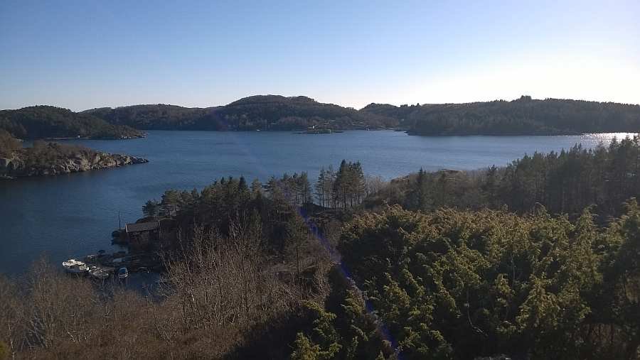 Blick auf die Bucht Vikbukta und den Spindsfjord