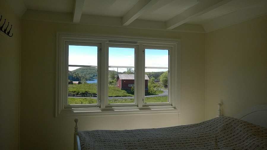 Der Blick aus dem Schlafzimmer auf die Bucht