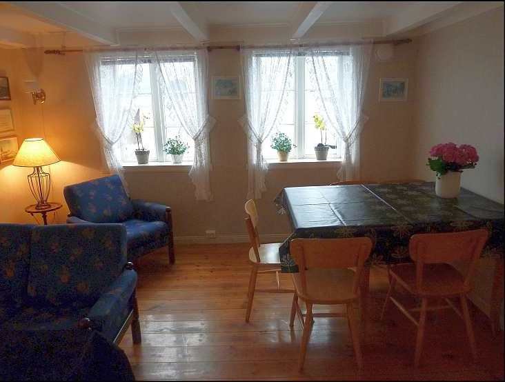 Wohnzimmer Haushälfte Westersiden No.8 mit Blick auf den Fjord