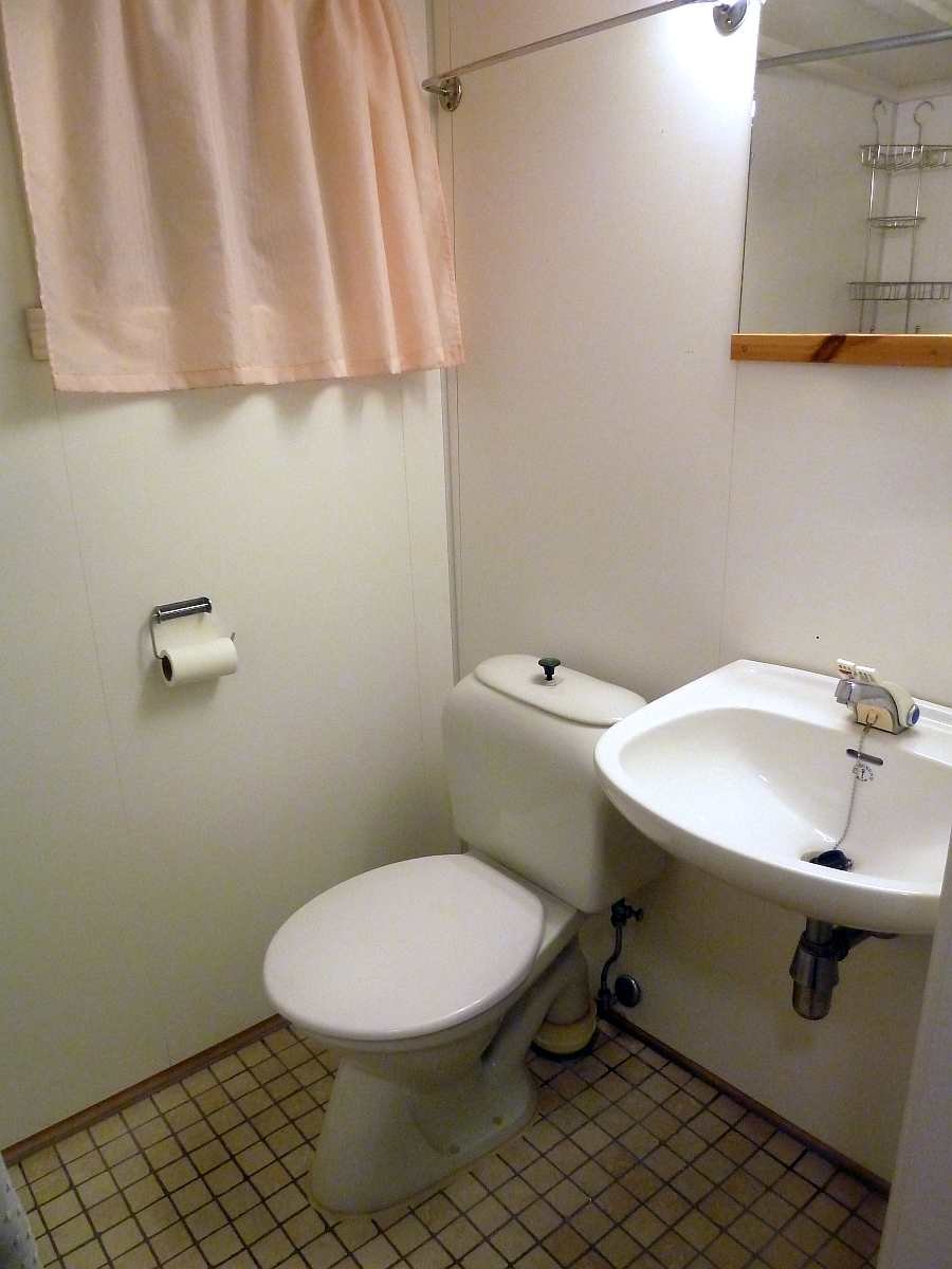 Haushälfte Westersiden No.9: Das Badezimmer mit Dusche, WC und Fußbodenheizung