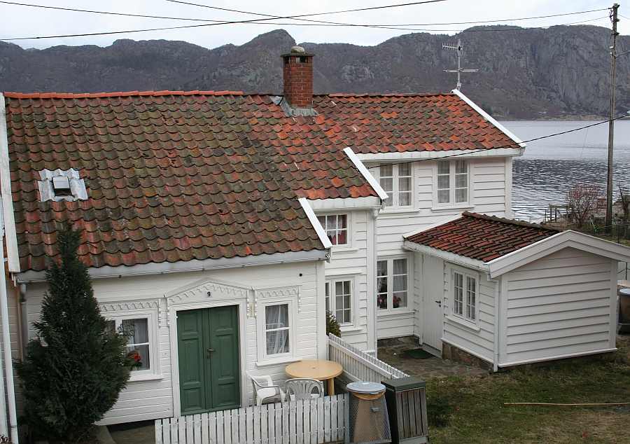 Ferienhaus Westersiden in Farsund: hier Eingang Haushälfte No.9 für max. 4 Personen (empfohlen max. 3 Personen)