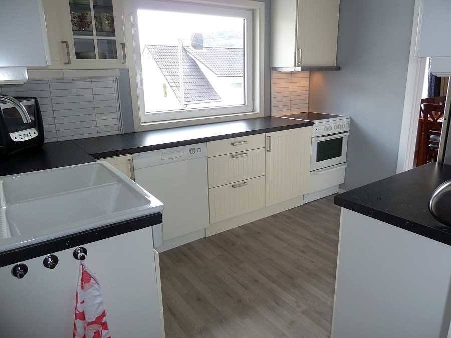 Die moderne Küche des Ferienhauses