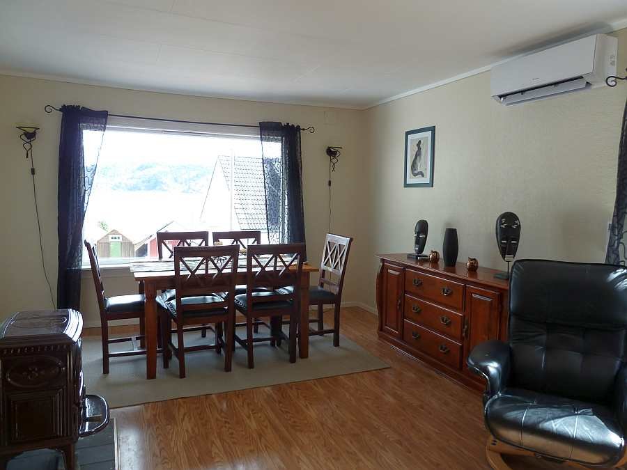 Der gesamte Wohnbereich wird elektrisch über eine Wärmetauscherpumpe beheizt