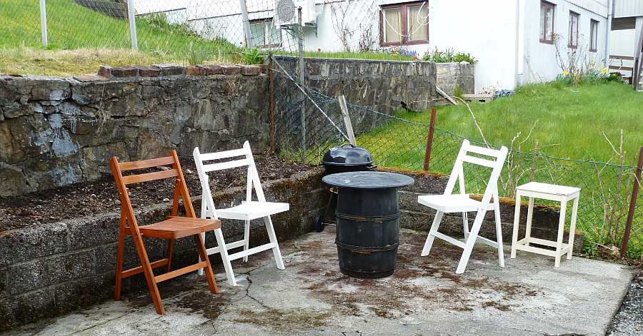 Der zweite Sitzbereich im Garten. Grill vorhanden