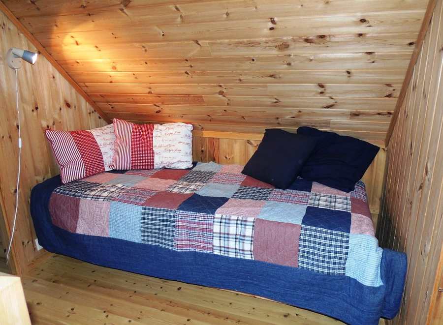 Und falls Sie mit 5 Personen reisen, bietet diese Nische einen weiteren Schlafplatz. Und falls Sie mit 5 Personen reisen, bietet diese Nische einen weiteren Schlafplatz.