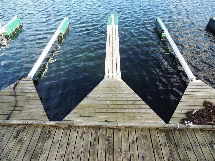 Die Liegeplätze direkt vor der Terrassentür. Der Fisch ist zum greifen nah. Die Liegeplätze direkt vor der Terrassentür. Der Fisch ist zum greifen nah.