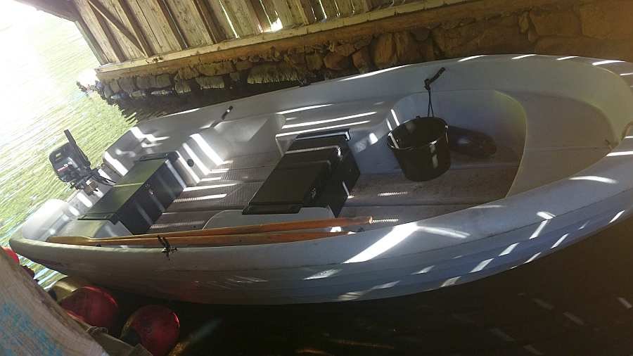 Bereits im Preis enthalten - ein Pioner-Boot mit 9,9 PS Außenbordmotor