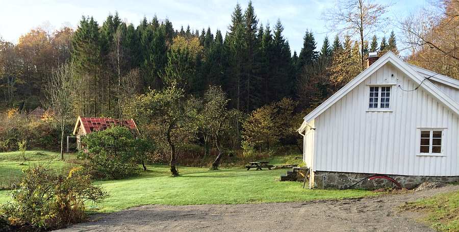 Viel Platz auch im Außenbereich - das Ferienhaus Epledal bietet Platz für bis zu acht Personen