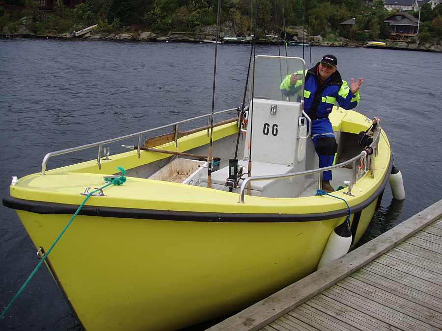 Benzinkutter 21 Fuß / 10-15 PS, 4-Takter, Steuerstand, inkl. Echolot