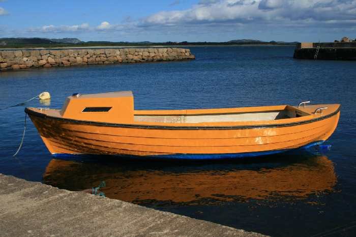 Bereits im Preis enthalten! Dieselboot 22 Fuß, 30 PS, Farbecholot, GPS, Kartenplotter, Schlupfkabine, Rutenhalter